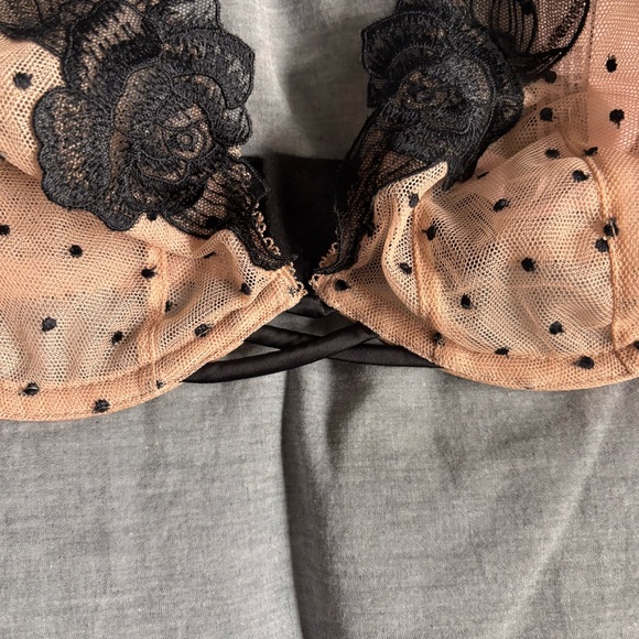 Victoria’s Secret Unlined bra 36C - Picture 3 of 6
